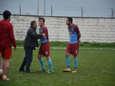 Sakarya'da amatör maçta kavga çıktı