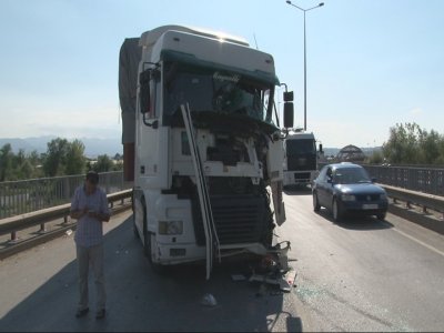 Sakarya'da zincirleme trafik kazası: 5 yaralı
