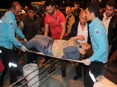 Sarıyer’de yolcu minibüsü belediye otobüsüne çarptı: 8 yaralı