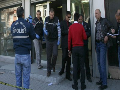 Silahlı soyguncular PTT şubesini bastı, 10 bin lirayı çaldı