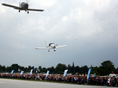 Solotürk F16 uçağı Bursalıları mest etti