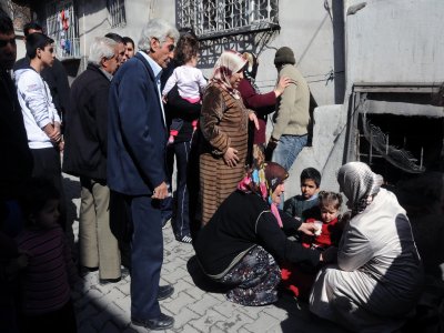 Suriyeli 3 çocuk yangında zor kurtuldu