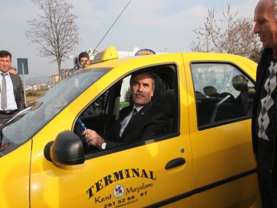 Taksi durakları modernize ediliyor