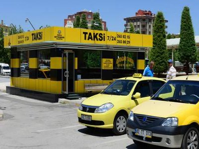Taksi Durakları Yenilendi