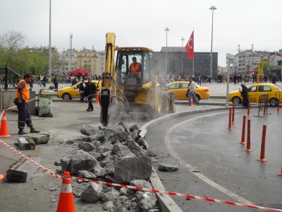 Taksim’de İnşaat Başladı