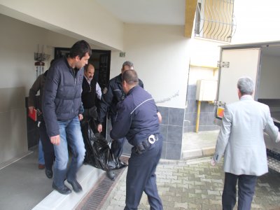 Tartıştığı karısını telle boğarak öldürdü