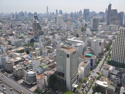 Tayland’da ordunun sıkıyönetim kararının ardından günlük yaşam devam ediyor