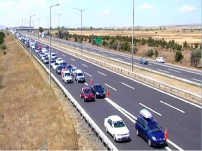 TEM Otoyolu Gerede gişelerinde yoğunluk devam ediyor