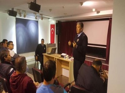 TEMİZLİK ARAÇLARI ŞOFÖRLERİNE TRAFİK EĞİTİMİ