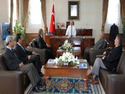 THK Ardahan Şube Başkanı Ve Yönetim Kurulu Vali Azizoğlu`nu Ziyaret Etti