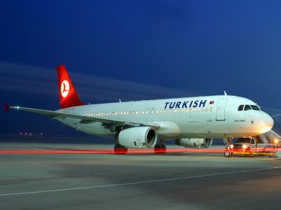 THY Uçağı Ankara`ya Acil İndi