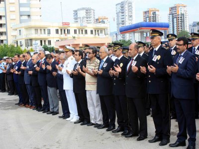 Trafik kazasında hayatını kaybeden polis memuruna hüzünlü tören