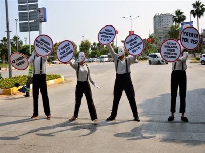 TRAFİKTE PANDOMİMLE FARKINDALIK