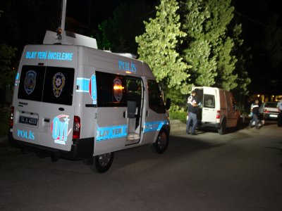 Tren hattından kablo çalmak isterken suçüstü yakalandılar