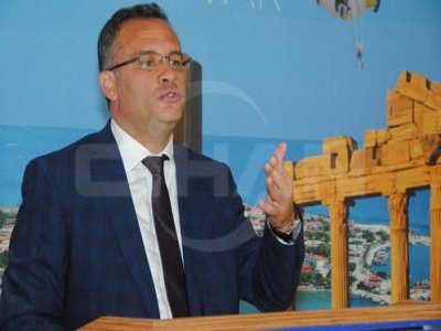 Turistler, Alışverişte Esnafın Ürün Sunumu Ve Müşteriyle İletişiminden Rahatsız