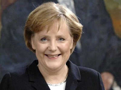 Türk Gençi Merkel`in Uçağını Mahvetti
