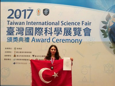 TÜRK KIZI DÜNYA İKİNCİSİ OLDU