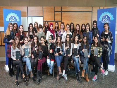 TURKCELL`DEN KARDELENLERE DİJİTAL DÖNÜŞÜM DESTEĞİ