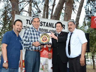 Türkistanlılar pilav şenliğinde bir araya geldi