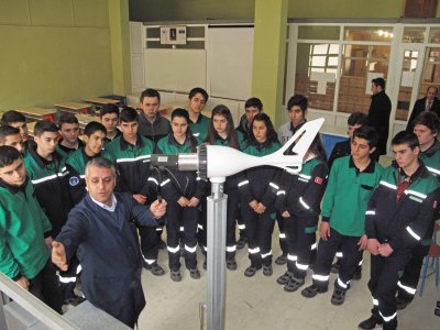 Türkiye’nin ilk yeşil enerji personeli Kocaeli’nde yetişiyor