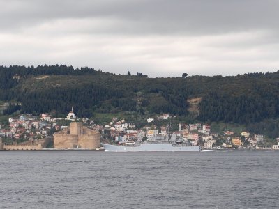 Üç Rus Savaş Gemisi Çanakkale Boğazı`ndan Geçti