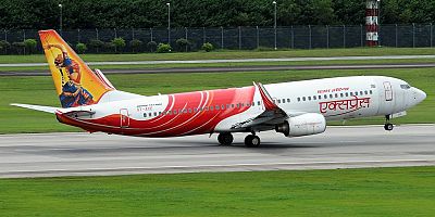 Uçakta Yılan Çıktı!