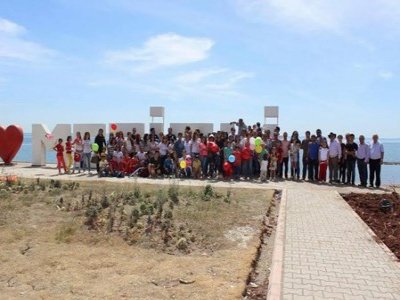 UÇURTMALAR EL ELE GÖKYÜZÜNDE BULUŞTU
