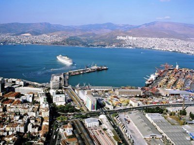 ÜLKEMİZDEKİ BİRLİK RUHU İZMİR LİMANI’NIN DA ÖNÜNÜ AÇTI