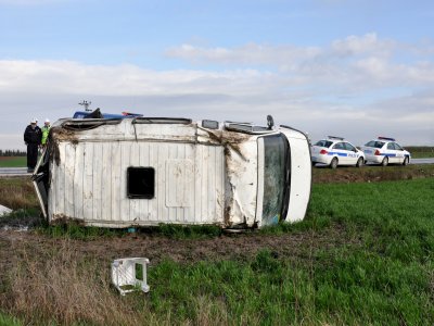 Üniversite öğrencilerini taşıyan minibüs devrildi: 1 ölü 13 yaralı