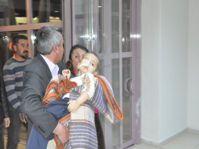 Yağışlar sonrası ev çöktü: 1’i ağır 3 yaralı