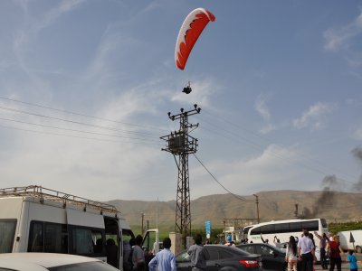 Yamaç paraşütçüsü Hasankeyf'i havadan görüntüledi