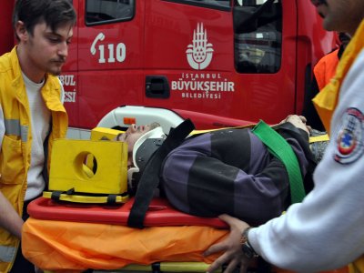 Yaralı inşaat işçisi itfaiyenin operasyonuyla kurtarıldı (Özel)