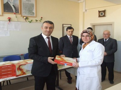 Yerköy’de öğretmenlere 37 adet tablet dağıtıldı