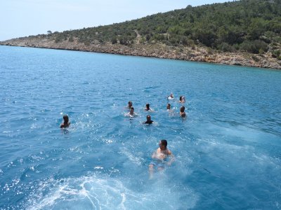 Yılın ilk yat turu turistlerle başladı