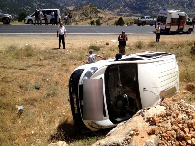 Yolcu minibüsü takla attı: 9 yaralı