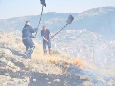 Yozgat`ta İki Ayrı Yerde Çıkan Yangında 70 Dekarlık Ormanlık Alan Yandı