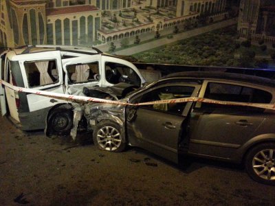 Zikzak yapan araç kazaya yol açtı: 3 yaralı