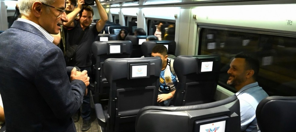 TREN BİLETLERİNDE ÖĞRETMENLERE YÜZDE 50 İNDİRİM