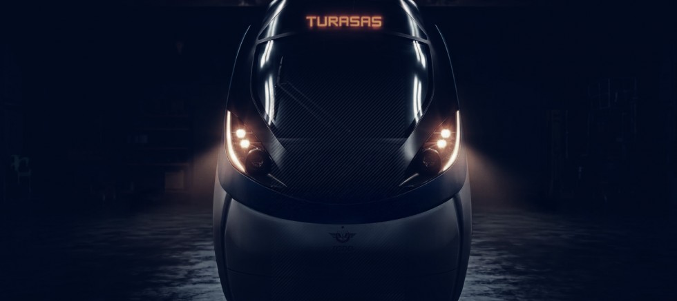 TÜRKİYE'NİN ÜRETTİĞİ İLK HIZLI TREN RAYLARA İNİYOR
